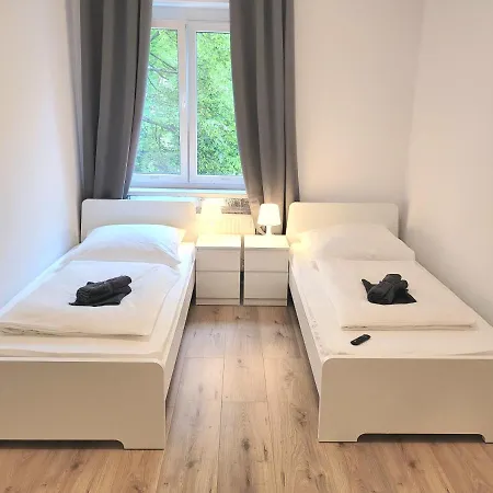 Voll Ausgestattete Ferienwohnung In アパート ドレスデン